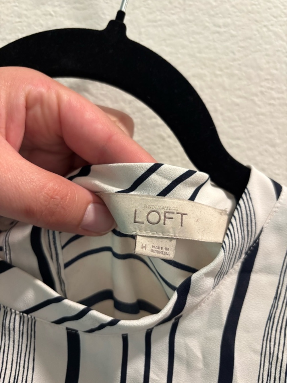 Loft Striped Short-Sleeve Women's Top, size M - Picture 6 of 6